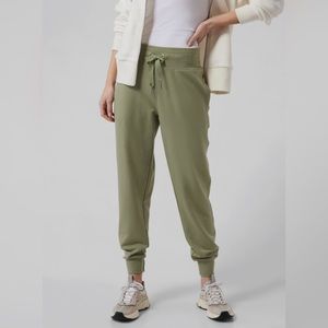 Athleta Balance Jogger - S